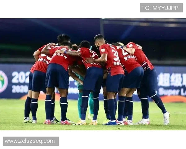 重庆足球队的崛起与发展探索:聚焦球队力量与未来愿景 重庆足球队的崛起与发展探索:聚焦球队力量与未来愿景